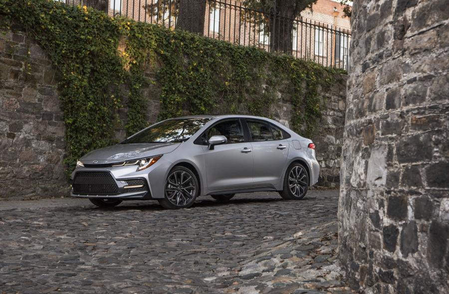  Toyota Corolla SE Sedan 2019 года  (NA) (фото 12 из 32)